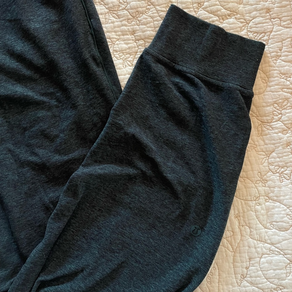 Lululemon Dark Blue/Gray Joggers EUC - Picture 3 of 4